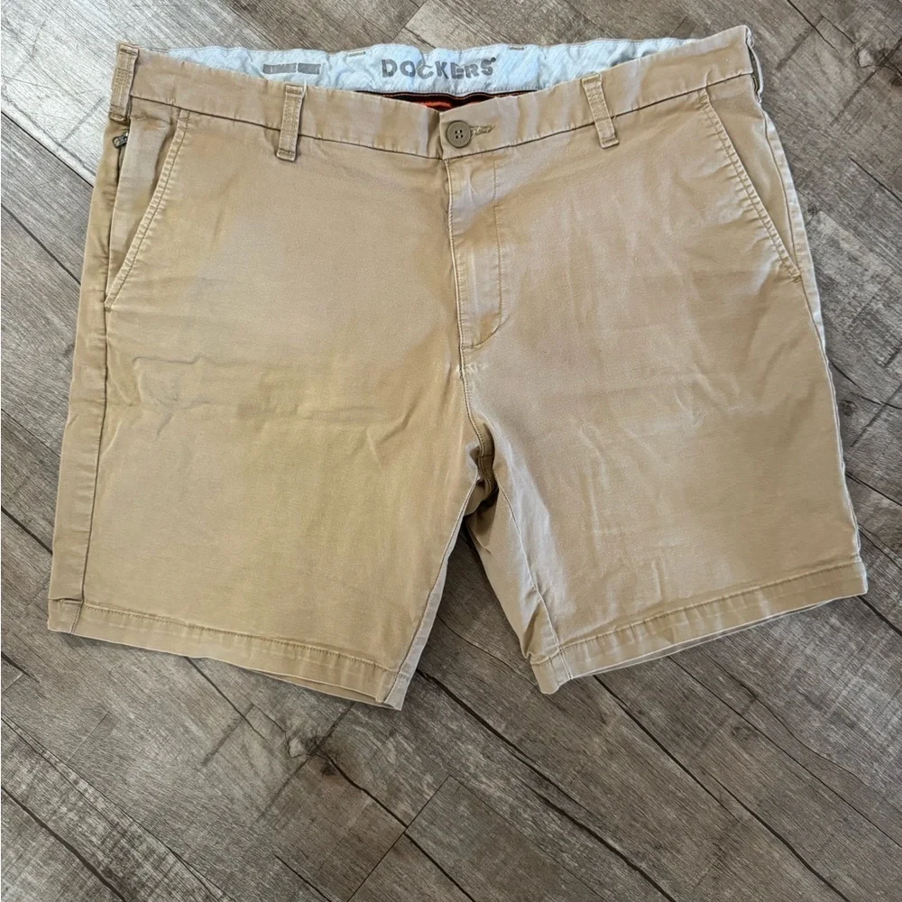Supreme Flex‎ Dockers Men's Tan Shorts
